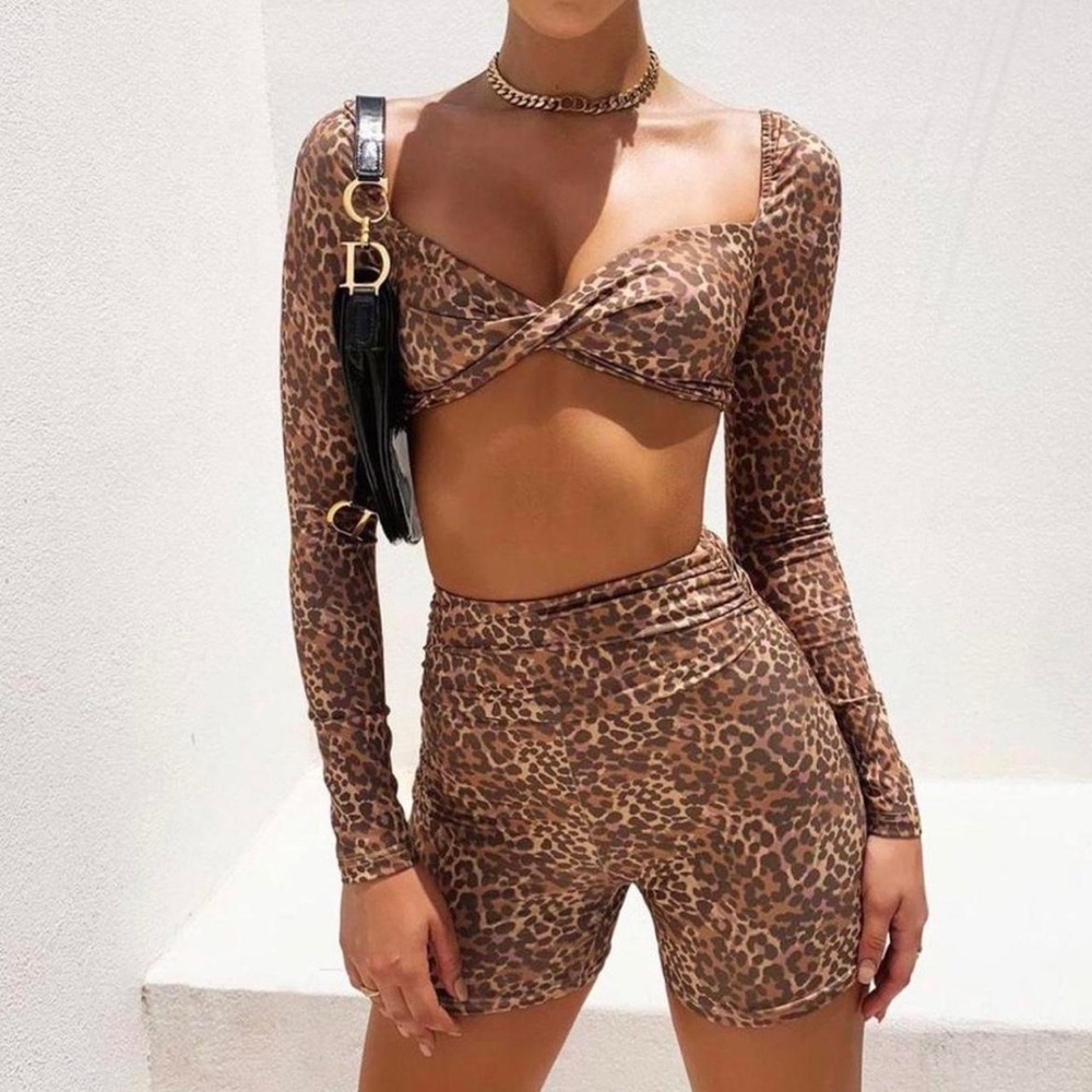 Tiger mist top size medium